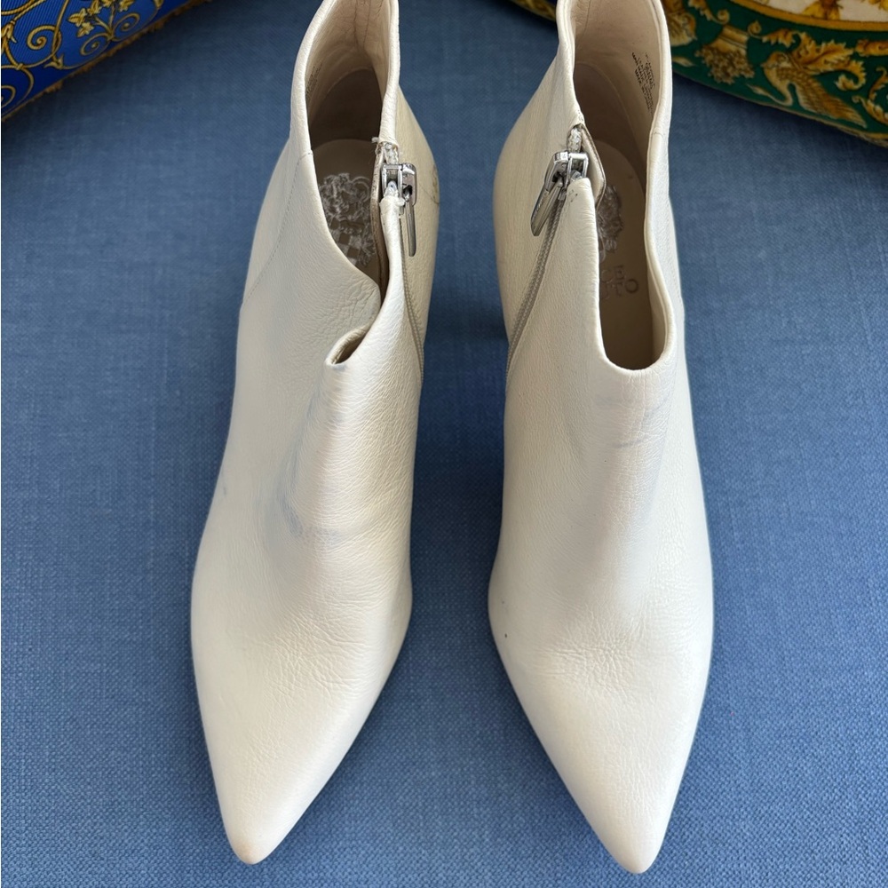 Elegant White Leather Vince Camino Ankle Boots
